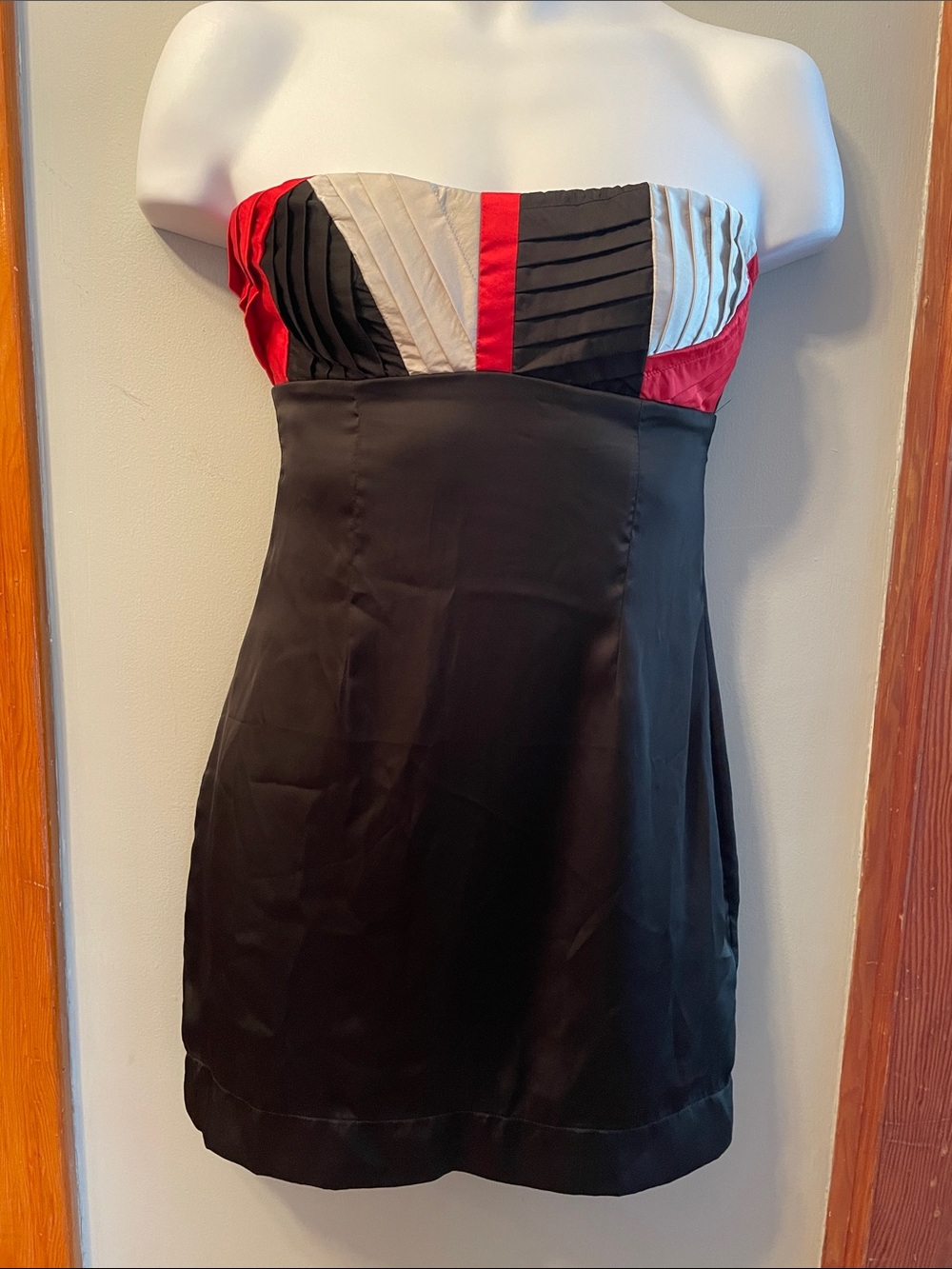 CHARLOTTE RUSSE Strapless Y2K Black Red & Silver/Gray Coquette Cocktail Dress
